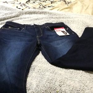 NWT - Levi's Dark Wash Jeans